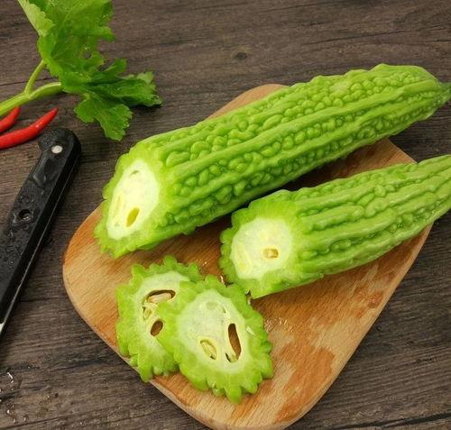 在墙角吃瓜,揭秘隐藏在角落的美食传奇